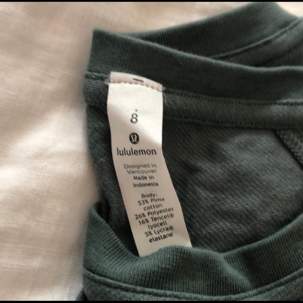 Lululemon - Picture 3 of 3